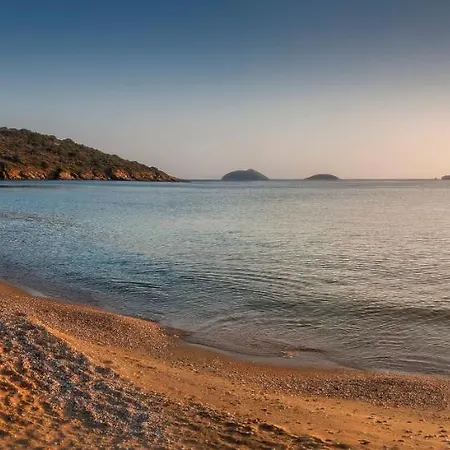 Apartmán Niriides Sea View Luxury Suites, Brand New 2026 August