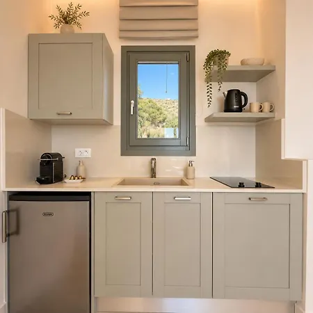 Niriides Sea View, Pool, Brand New 2026 Apartman